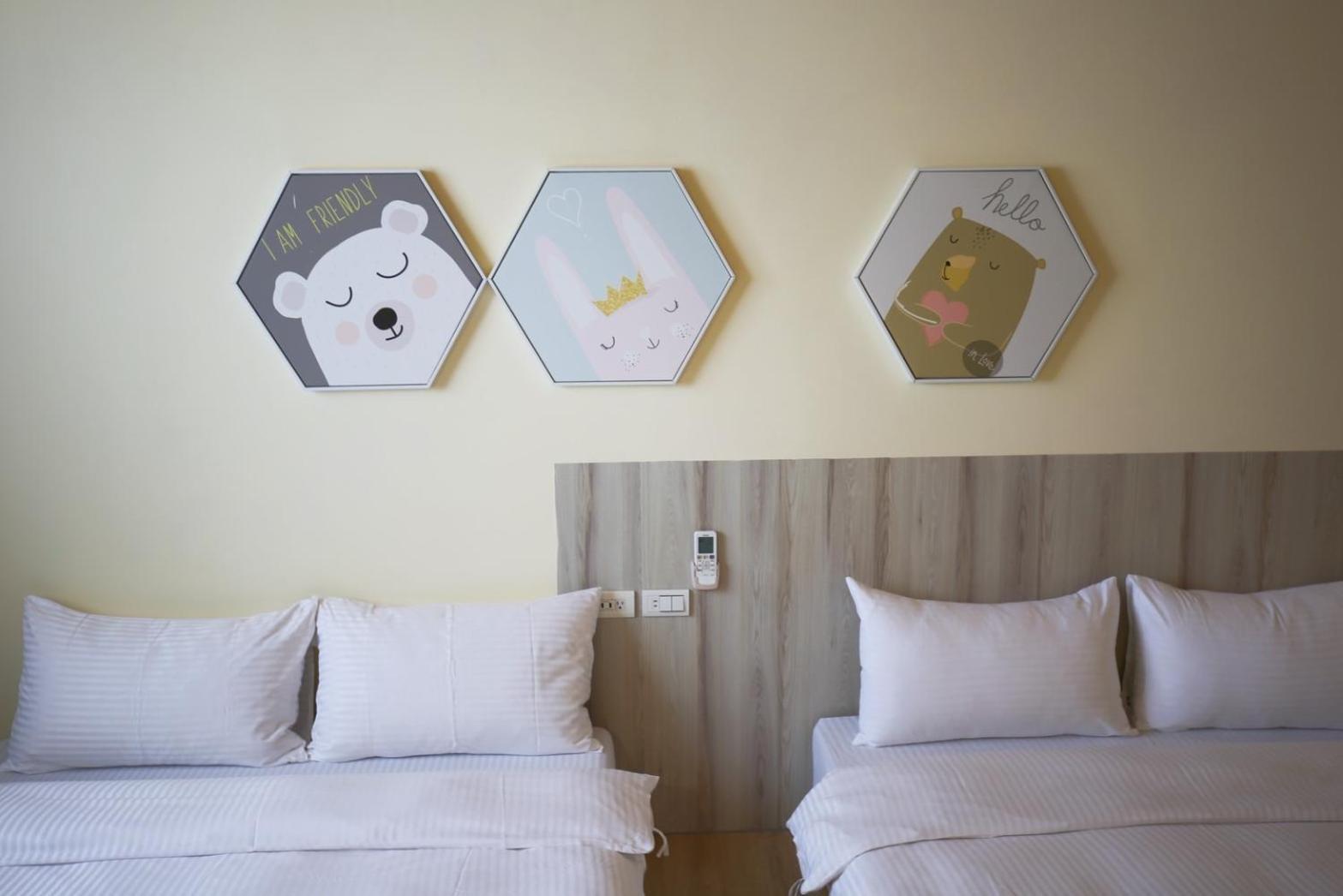 Canal Walk Inn Tainan Bagian luar foto