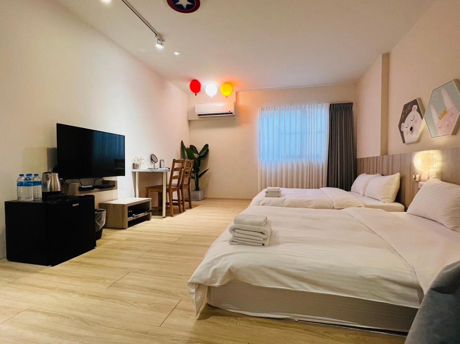 Canal Walk Inn Tainan Bagian luar foto