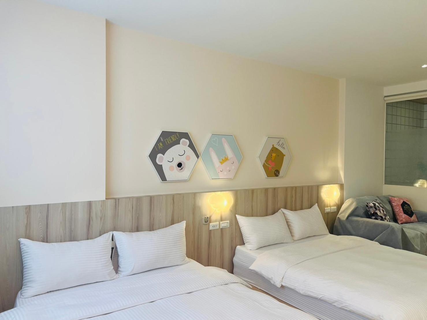 Canal Walk Inn Tainan Bagian luar foto