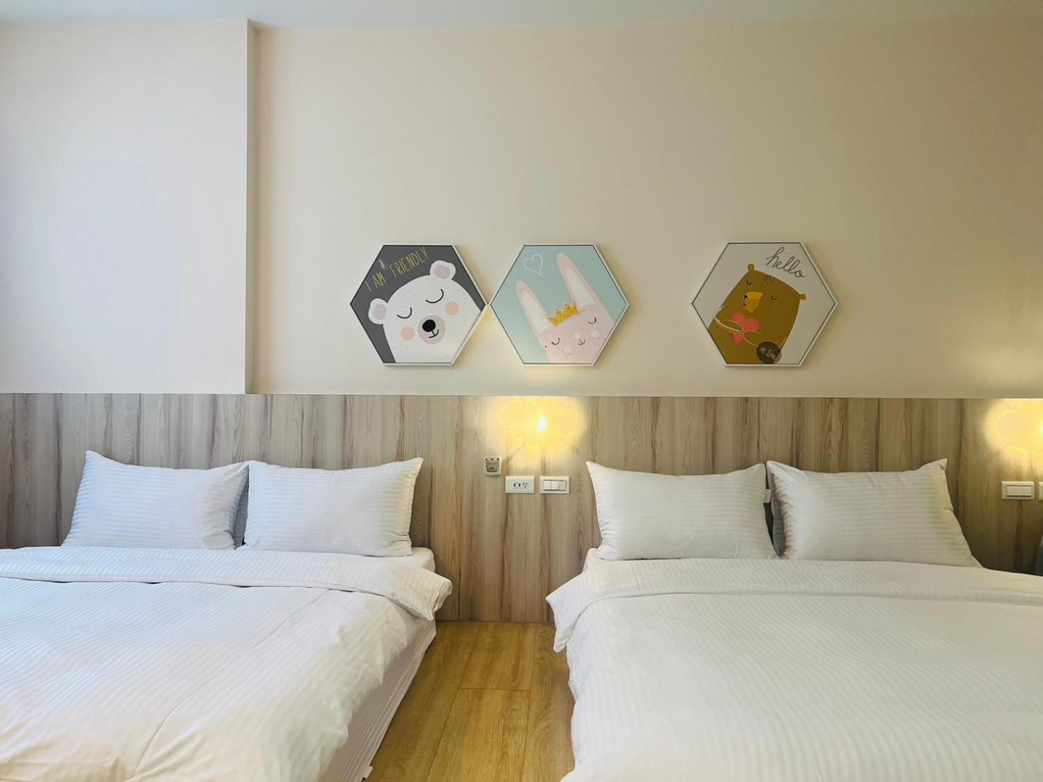 Canal Walk Inn Tainan Bagian luar foto