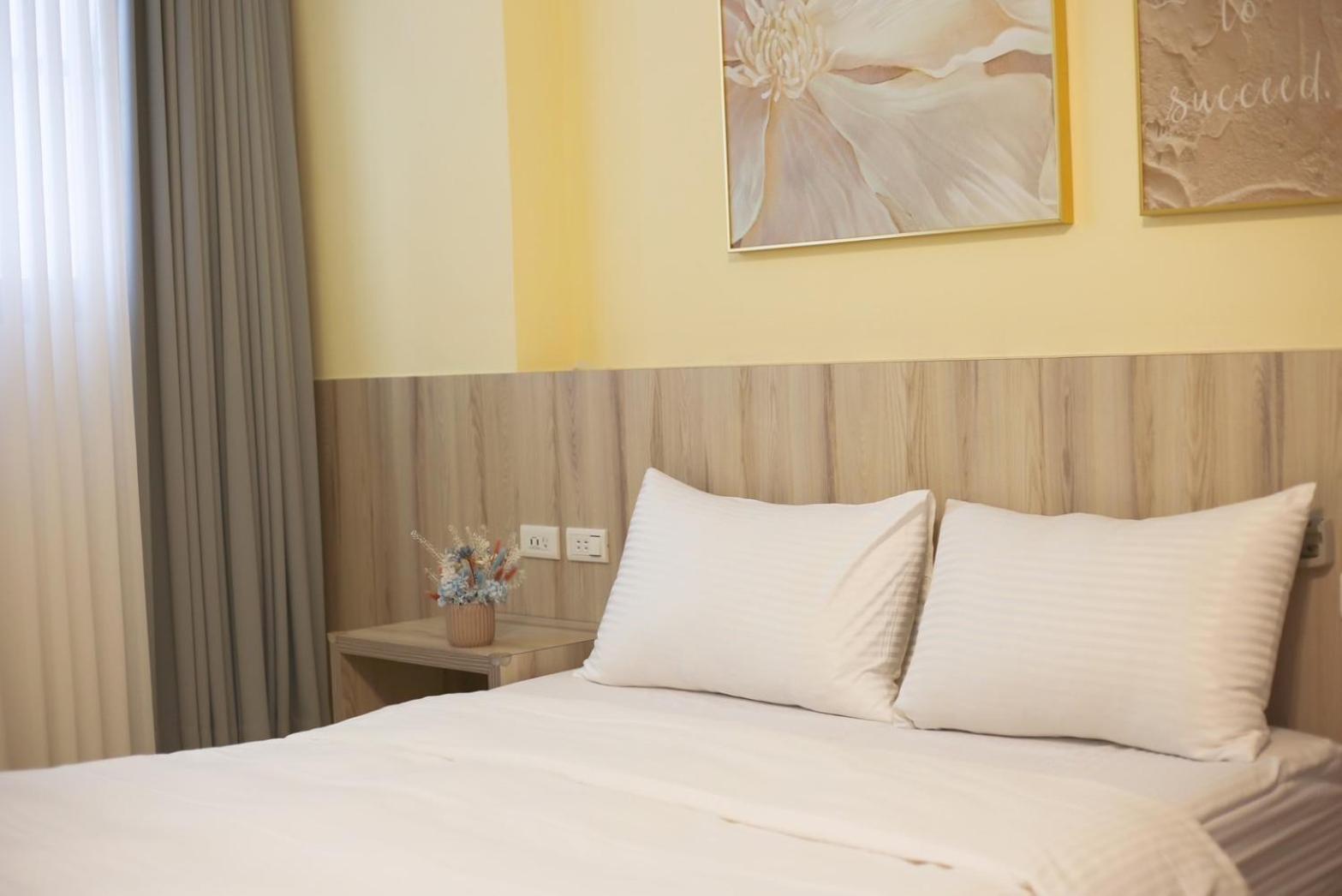 Canal Walk Inn Tainan Bagian luar foto