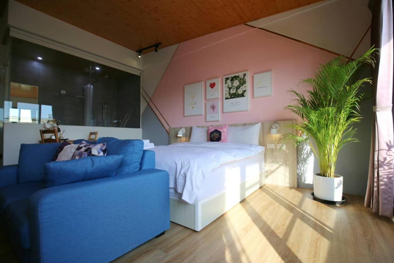 Canal Walk Inn Tainan Bagian luar foto